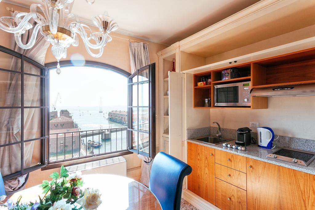 Deluxe Apartments Lagoon View Venice Luaran gambar